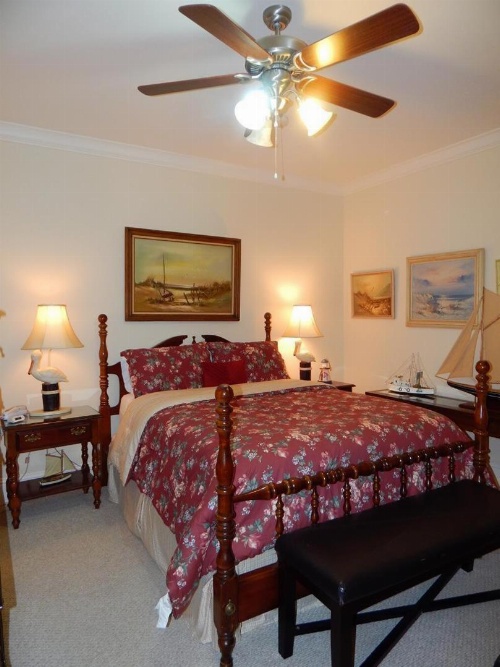 711 Holiday Isle image 13